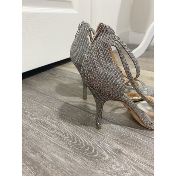 Badgley Mischka Sparkly Silver Strappy Sandal Heel Size 10 - Picture 3 of 8